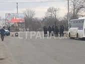 Блокпосты на дорогах и люди в масках на заправке. Что происходит в Новых Санжарах, где разместят эвакуированных из Уханя. Репортаж "Страны"