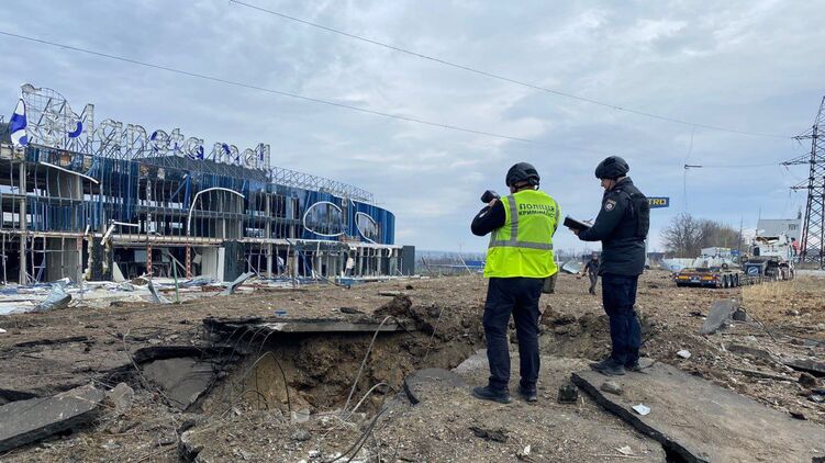 Последствия прилета по Харькову в субботу, 6 апреля