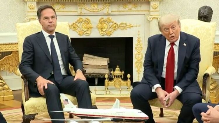 Генсек НАТО Рютте и Трамп во время пресс-конференции по России в Белом доме. Кадр из видео