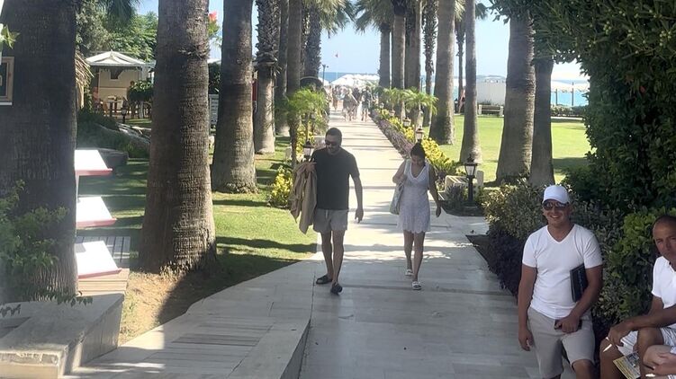 В Турции русские и украинцы отдыхают в одних отелях и конфликтов между ними уже меньше, чем в первые годы войны