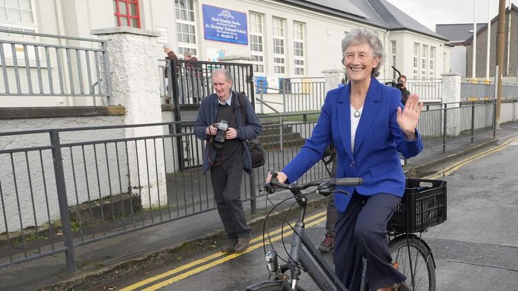 Социалистка Коннолли, которая критикует США, ЕС и НАТО, возглавила Ирландию