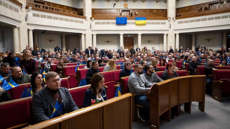 Рада в ожидании новых кризисов. Фото: Telegram-канал парламента