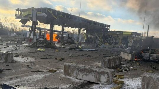 РФ продвигается под Лиманом, почему Макрон хочет переговоров с Путиным,  Трамп готовит ядерную гонку. Итоги