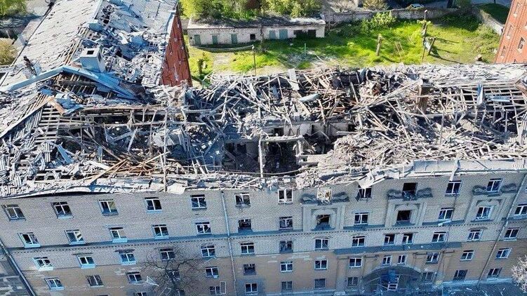 Гуртожиток у Дніпрі після ракетного удару