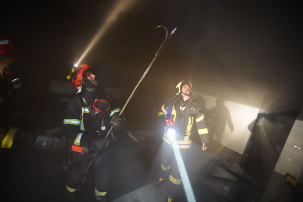 Результаты обстрела Киева. Фото: ГСЧС