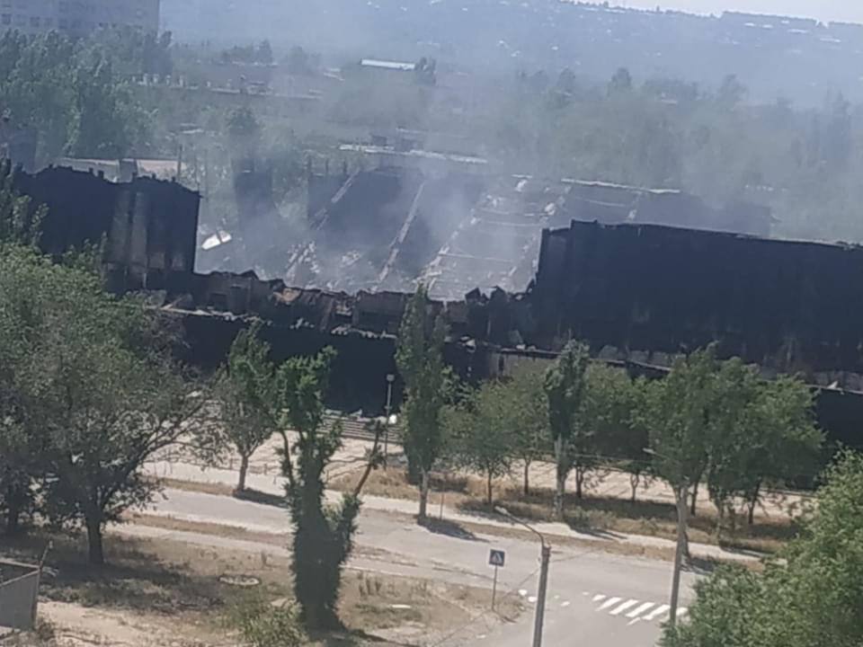 В Северодонецке уничтожен Ледовый дворец