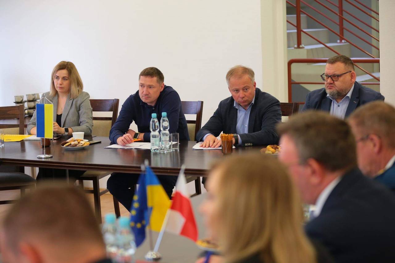 Губернатор области Максим Козицкий сообщил, что с приближением холодов Львовская область ожидает прибытия около 100 тысяч вынужденных переселенцев