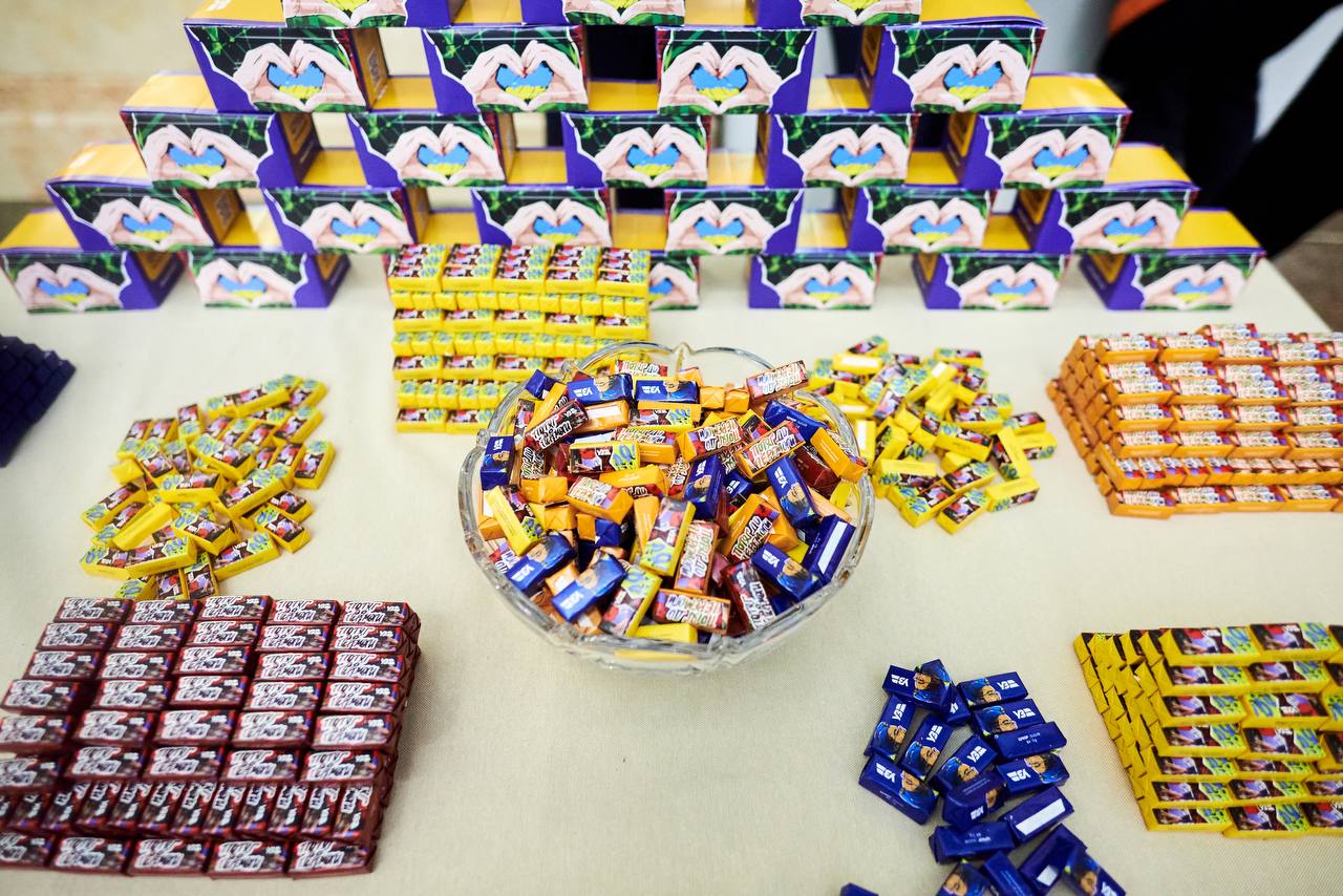 "Укрзализныця" возвращает в поезда чай, кофе и подстаканники