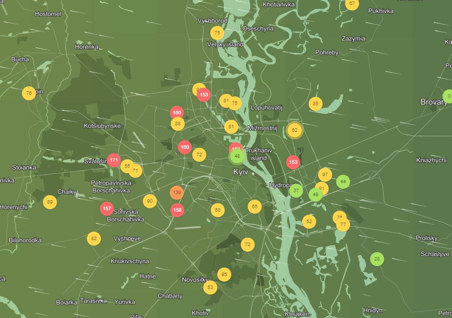 Концентрация частиц в воздухе, согласно сервису IQ Air превышает норму в шесть раз