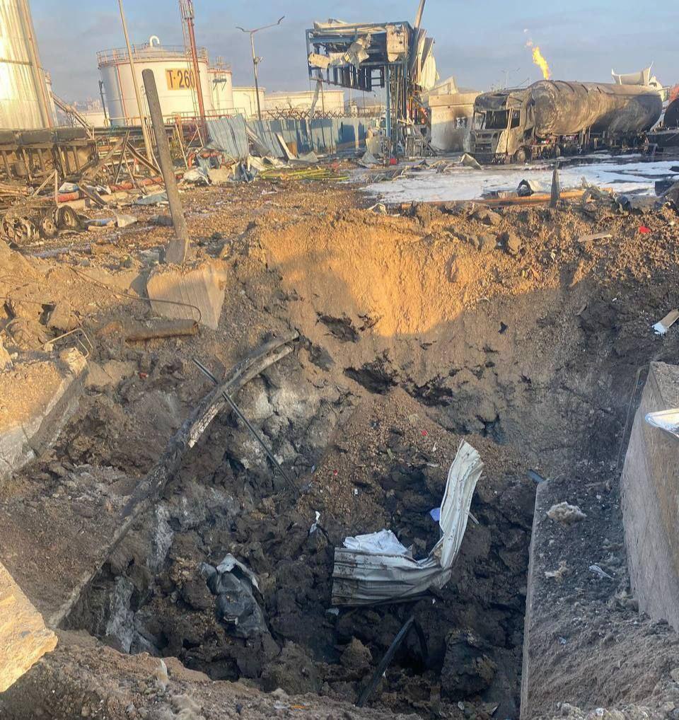 Фото израильского нефтеперерабатывающего завода в Хайфе после удара Ирана