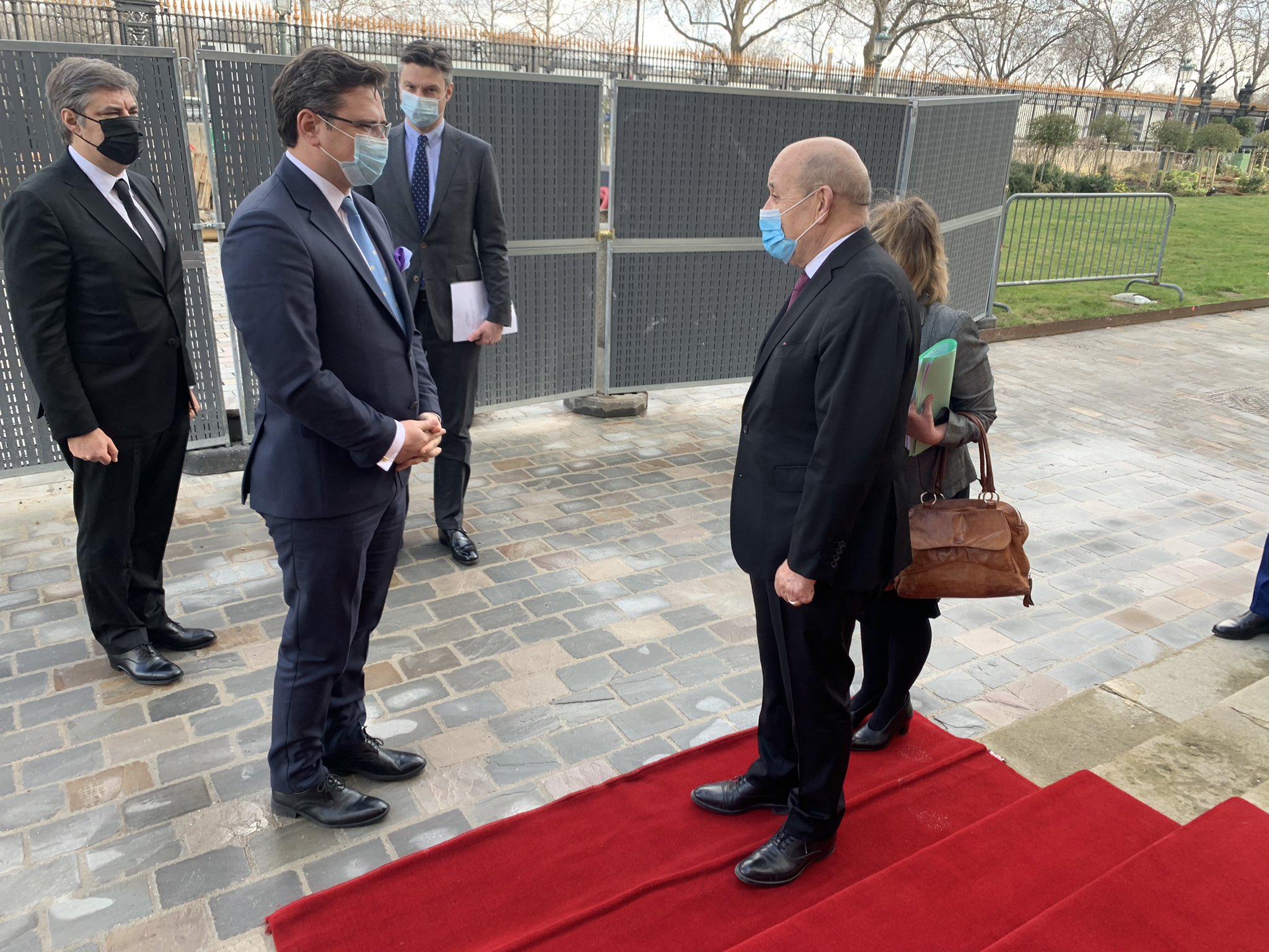 Кулеба встретился с Жан-Ивом Ле Дрианом. Скриншот твиттера