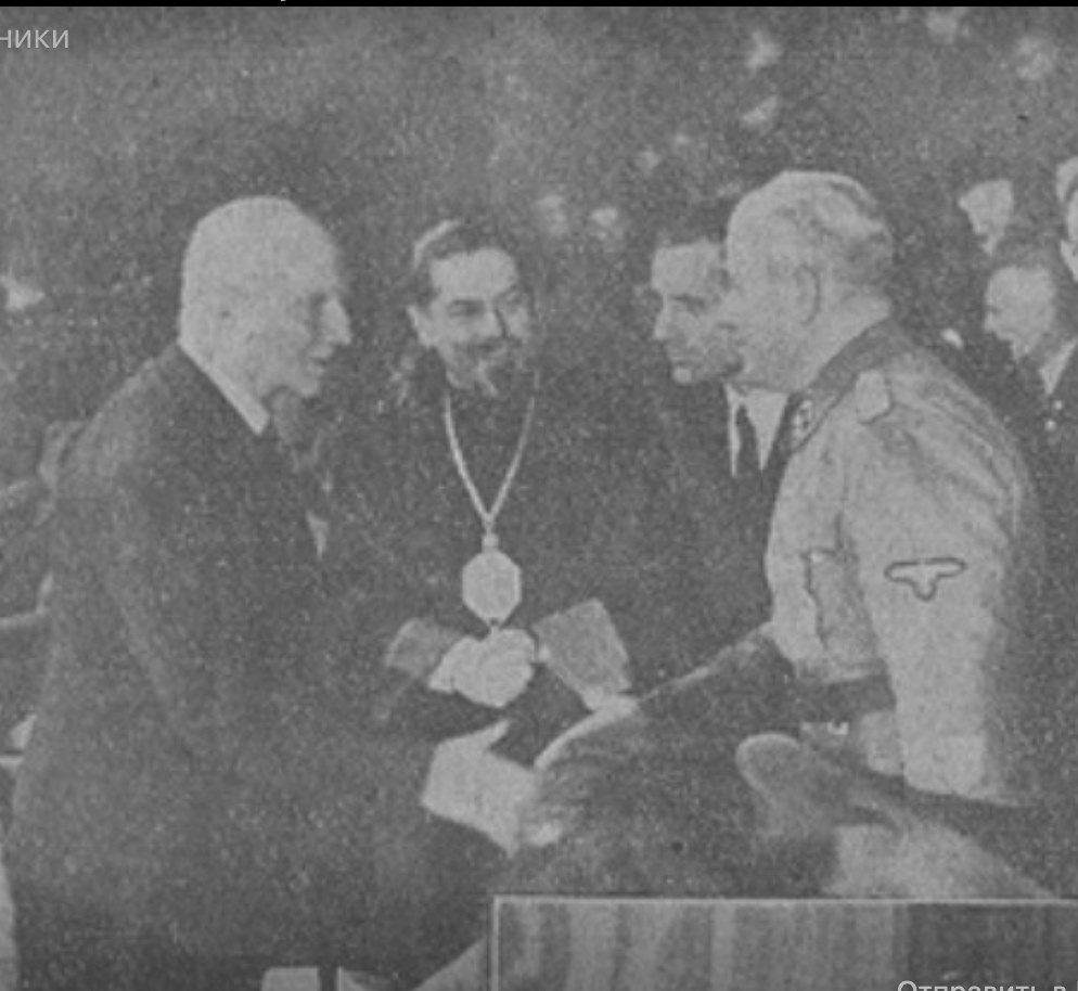 Кость Смовский в немецкой форме в Берлине с гетьманом Павлом Скоропадским и патриархом УАПЦ Мстиславом. Фото: Facebook/ eduard.dolinsky