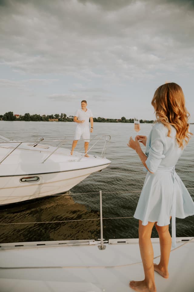 Настя из Уханя и ее муж отмечают девичник и мальчишник