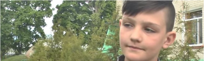 Директор прицепился к школьнику из-за прически в Харьковской области